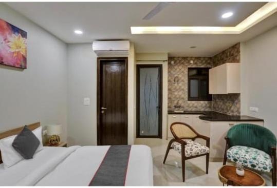 Vibe Hotel Noida Esterno foto